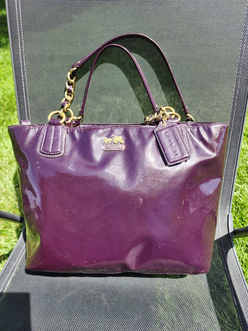 Coach Plum Purple Patent Leather Chain Tote Bag Leather Hangtag Gold Hardware - Picture 8 of 11
